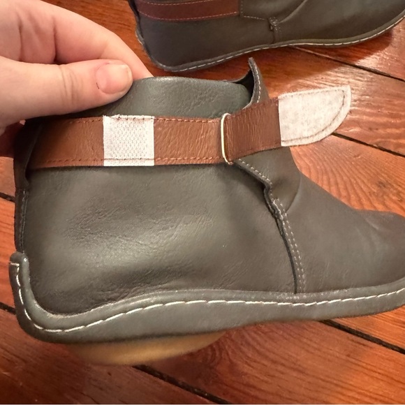 Unbranded Gray Ankle Boots Hook & loop  Size 6  Women's Booties  Comfort  Flats - Picture 4 of 11